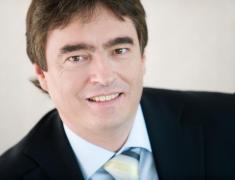 Milan Zver se je udeležil predstavitve o živjenju Slovencev v Argentini Milan Zver se je udeležil predstavitve o živjenju Slovencev v Argentini