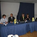 Okrogla miza z evropskim poslancem dr. Milanom Zverom in vodjo območne enote Kranj na Zavodu za šolstvo ga. Mojco Škrinjar Okrogla miza z evropskim poslancem dr. Milanom Zverom in vodjo območne enote Kranj na Zavodu za šolstvo ga. Mojco Škrinjar